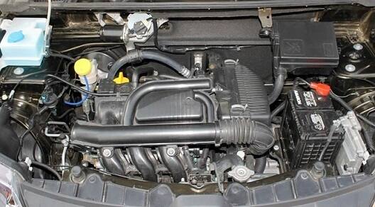 કારમાં 1.0-લિટર પેટ્રોલ એન્જિન લાગેલ છે જે 67 બીએચપીનોપાવર અને 91Nmનો ટોર્ક આપે છે. કંપનીના દાવા અનુસાર આ કાર એએમટીની સાથે 24.04 કિલોમીટર પ્રતિ લિટરની માઈલેજ આપે છે. જ્યારે કારનું મેન્યુઅલ વેરિઅન્ટ 23.01 કિલોમીટર પ્રતિ લિટરની માઈલેજ આપે છે.