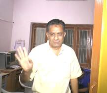 સુરતના ખેડૂતની ઈનોવામાંથી મળી બે કોથળા ભરીને 500 ને 1000ની નોટો, ગણવા બેંક કર્મચારીઓને બોલાવવા પડ્યા