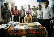 પોલીસે મિનિ ટ્રક તપાસતાં મળી 10 કોથળા ભરીને 500 ને 1000ની નોટોઃ કોની હતી આ નોટો, જાણો મહત્વની વાત