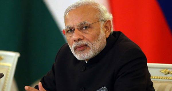 કેન્દ્ર સરકાર નકલી પાસપોર્ટ બનાવી આપતા દલાલો પર લગામ કવા માટે એક અલગ ફોર્સ તૈયાર કરી રહી હોવાનું જણાયું છે. ડુપ્લીકેટ પાસપોર્ટ સાથે પકડાયેલા માટે કેન્દ્ર સરકાર ખૂબ જ કડક સજા મળી તેવી પ્રક્રિયા હાથ ધરવાની તૈયારીમાં છે.