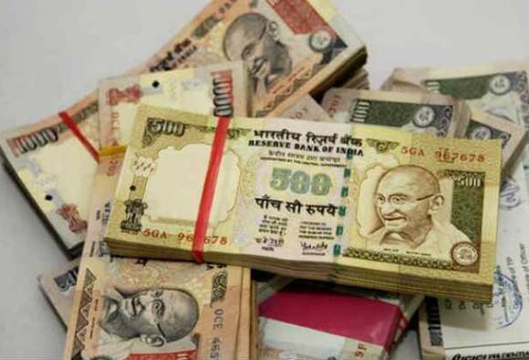 ત્યાર બાદ તમે વધુમાં વધું 4500 રૂપિયાની નોટ જ બેંકમાંથી બદલી શક્શો. જો તમારી પાસે આનાથી વધુ હોય તો તમે તમારા અકાઉંટમાં જમા કરાવી શકો છો.