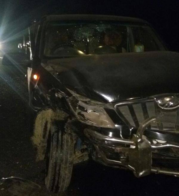 આ અકસ્માતમાં ડો. ચીખલીયાના પત્ની મોના ચીખલીયા અને કેતન કારિયાનું મોત થયું છે. નોંધનીય છે કે, મોના અને ડો. ચીખલીયાના ગત 12મી ઓક્ટોબરે જ લગ્ન થયા હતા. ચીખલીયાએ પૂર્વ પત્ની અને કેંદ્રીયમંત્રી ભાવના ચીખલીયાનું પણ 3 વર્ષ પેહલાં અમદાવાદ ખાતે મૃત્યું થયું હતું.