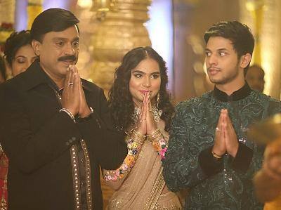લગ્નમાં દુલ્હન બ્રાહ્મણી અને વરરાજા રાજીવ રેડ્ડીના ઘરનો સેટ પણ બનાવવામાં આવ્યો છે. ડાયનિંગ એરિયાને બેલ્લારી ગામ જેવી ડિઝાઇન કરવામાં આવી છે. આ રેડ્ડીનું હોમ ટાઉન છે. જેમા 50,000 લોકો માટે વ્યવસ્થા કરવામાં આવી છે.
