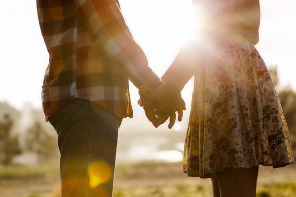 ગંભીર યુવકને પેહાલ સોલા સિવિલમાં ખસેડાયો હતો. જ્યાં તેની તબિયત વધારે બગડતાં તેને મોટી સિવિલ હોસ્પિટલ ખસેડાયો હતો. આ અંગે પોલીસે કિન્નર સામે ગુનો નોંધીને વધુ તપાસ હાથ ધરી છે. 