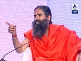 Baba Ramdev View On Currency Ban નોટબંધીનો વિરોધ કરનારા રાષ્ટ્રદ્રોહી છે: બાબા રામદેવ