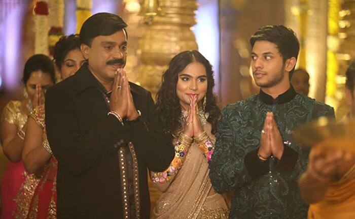 જનાર્દન રેડ્ડી ગેરદાકાયદેસર માઈનિંગના આરોપમાં ત્રણ વર્ષની સજા ભોગવી ચૂક્યા છે. તે ગયા વર્ષે જ જામીન પર છૂટ્યા છે. 