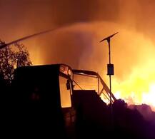 કચ્છઃ કાપડની ફેક્ટ્રીમાં લાગી આગ, 18 ફાયર ફાઇટરો ઘટના સ્થળે