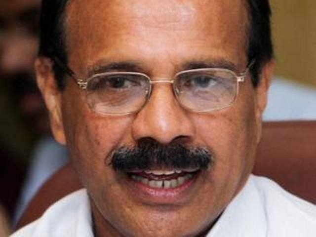 Demonetisation Sadananda Gowda Faces Trouble Retrieving Brothers Body From Hospital નોટબંધીઃ ભાઇનો મૃતદેહ લેવા પહોંચેલા કેન્દ્રિય મંત્રી પાસેથી હોસ્પિટલે ના લીધી જૂની નોટ