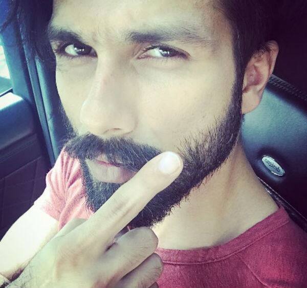 ઉલ્લેખનીય છે કે શાહીદ પહેલી વાર સંજય લીલા ભણસાલી સાથે કામ કરી રહ્યો છે અને તેના ફેંસ પાસેથી શુભેચ્છાઓ માગી છે. 