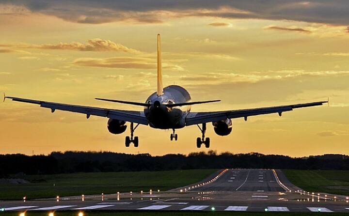 લોકોને મુશ્કેલીનો સામનો કરવો પડે, તેથી ડિજિટલ પેમેન્ટની વ્યવસ્થા કરવામાં આવી રહી છે. સમગ્ર દેશમાં કુલ 75 એરપોર્ટ છે. એરપોર્ટ પર 28 ડિસેમ્બરની મધ્યરાત્રિથી ફ્રી પાર્કિંગ બંધ થઈ જશે. 29મી નવેમ્બરથી કારપાર્કિંગ ચાર્જની ડિજિટલ ચુકવણીની વ્યવસ્થા થઇ જશે. 29મી નવેમ્બરેથી ચાર્જ લેવાનું શરૂ કરી દેવામાં આવશે.