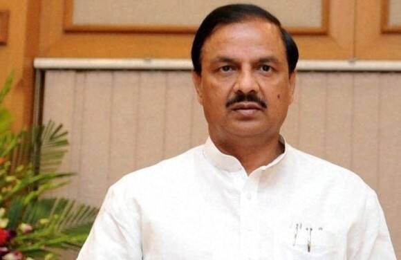 Bjp Mp Mahesh Sharma Answers Kejriwals Tweet With Advice પુત્રના લગ્નને લઈને મોદીના મંત્રી મહેશ શર્માએ આપ્યો કેજરીવાલને સળસળતો જવાબ