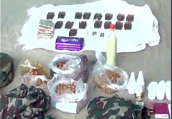 હુમલાને કારણે હાઇવે પરનો ટ્રાફિકની અવર-જવર બંધ કરી દેવાઇ હતી. જેના કારણે વૈષ્ણો દેવી જનારા હજારો શ્રદ્ધાળુઓને પણ અટકાવી દેવાયા હતા. આતંકીઓના હુમલામાં ઓફિસર્સ મેસમાં એક તબક્કે બંધક જેવી સ્થિતિ સર્જાઇ હતી. ૧૨ સૈનિકો, બે મહિલાઓ અને બે બાળકો ફસાઇ જતાં ભારે ખુવારીની આશંકા હતી. પરંતુ સેનાએ કુનેહપૂર્વક કામ લઇને તમામને બચાવી લીધા હતાં.