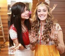 PICS: મહેંદી અને કોકટેલ પાર્ટીમાં યુવી-હેઝલે આમ કરી મસ્તી, વિરાટ સહિતના ક્રિકેટર્સ રહ્યા હાજર