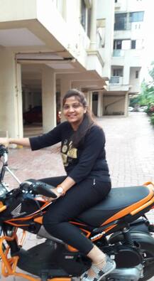 મોદીના વખાણ બદલ હાંકી કાઢવામાં આવેલા કોગ્રેસના મહિલા નેતાનો આવો છે ગ્લેમરસ અંદાજ