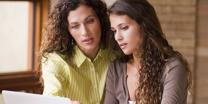 સારા પરિવારમાંથી આવતી કોલેજ વિદ્યર્થીનીઓ આવું સાંભળીને હતપ્રત થઈ ગઈ હતી. પોતાને કોઈ કોલગર્લ સમજીને ફોન પર 'ઓફર' કરી રહ્યું છે તેવું જાણીને વિદ્યાર્થિનીઓ આઘાતમાં સરી ગઈ છે. વિદ્યાર્થિનીઓ ઉપરાંત કોલેજની એક મહિલા લેકચરરનો ફોન નંબર પણ ફેસબુક પર મુકી દેવાતા તેમને પણ વિદ્યાર્થિનીઓ જેવો જ અનુભવ થઇ રહ્યો છે.