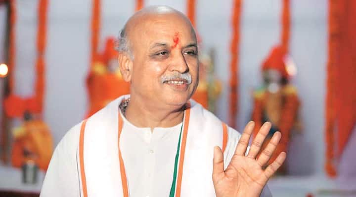આણંદમાં ગઇકાલે સવારે વિશ્વ હિન્‍દુ પરીષદના રાષ્‍ટ્રીય અધ્‍યક્ષ ડો. પ્રવિણ તોગડીયાએ આણંદની કૃષિ યુનિ.ના કૃષિ વૈજ્ઞાનિકો સાથે એક ચર્ચા બેઠક યોજી હતી. 
