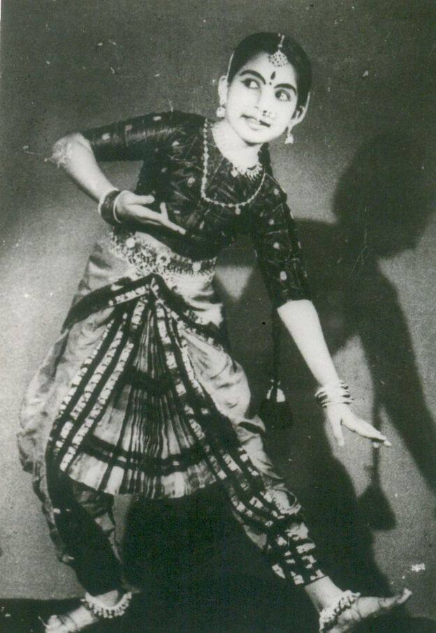 શાસ્ત્રીય નૃત્યનું પ્રશિક્ષણ પણ જયલલિતા એ લીધું હતું.