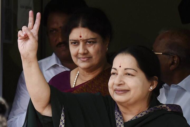 પાર્ટીએ બુધવારે કહ્યું છે કે જયલલિતાના નિધન પર તેમને અગ્નિદાહ આપનાર કડલોર એક પાર્ટી કાર્યકર્તાને પણ 50 હજાર રૂપિયાની આર્થિક મદદ કરવામાં આવશે. તેમના સારવારનો ખર્ચ પણ અન્નાદ્રમૂક વહન કરશે.