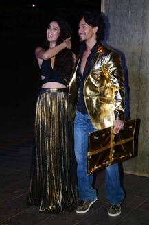 PICS: મનીષ મલ્હોત્રાની બર્થડે પાર્ટીમાં આ ફેમસ કપલ્સનો આવો હતો અંદાજ