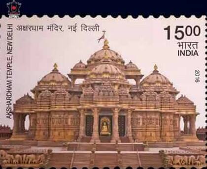 ગુજરાત સરકાર દ્ધારા પ્રમુખસ્વામીના જન્મજયંતિ નિમિત્તે કેન્દ્ર સરકારે મહત્વની જાહેર કરાઇ હતી જેમાં પૂજ્ય પ્રમુખસ્વામી મહારાજ અને અક્ષરધામની ટપાલ ટિકિટનું લોકાર્પણ કરવામાં આવ્યું હતું. જેની સાથે મુખ્યપ્રધાન વિજય રૂપાણીએ પણ પાલમાં બનનાર સ્ટેડિયમને પ્રમુખસ્વામીનું નામકરણ કરાયું હતું. 