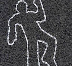 આ હત્યા અંગે બાપુનગર પોલીસ સ્ટેશનના પીઆઇ બી.સી.જાડેજાએ જણાવ્યું કે, પરેશ પોતાની બેન સાથે આડા સંબંધો ધરાવતો હોવાનો વહેમ આરોપી મોહસીનને હતો. એટલે તેણે પરેશને ધમકી પણ આપી હતી. બુધવારે સવારે પરેશ નાસ્તો લઇને ઘર તરફ જતો હતો. ત્યારે મોહસીન મોંઢે રૂમાલ બાંધીને આવ્યો હતો અને પરેશના ગળે અને ડાબા હાથે ચપ્પાના ઘા મારી ભાગી ગયો હતો. 