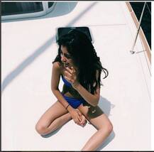 PICS: બ્લૂ બિકીનીમાં દેખાઈ નવ્યા નંદા, સોશિયલ મીડિયા પર વાઈરલ થઈ રહી છે તસવીરો