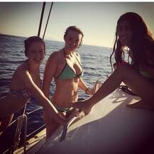 PICS: બ્લૂ બિકીનીમાં દેખાઈ નવ્યા નંદા, સોશિયલ મીડિયા પર વાઈરલ થઈ રહી છે તસવીરો