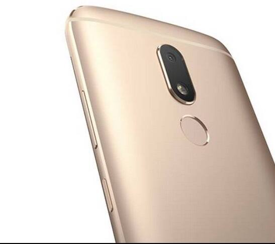 Moto Mની સાથે Moto Pulse 2 હેડસેટ ખરીદવા પર 1000 રૂપિયાની છૂટ મળશે. તે માત્ર 499 રૂપિયામાં મળશે. 