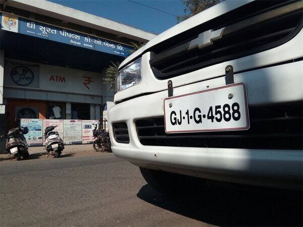 આઇટી અધિકારીઓએ ભજીયાવાલા પાસે કેટલા વીઘાં જમીન છે એની તપાસ માટે શહેરની સબ રજિસ્ટ્રાર ઓફિસનો સંપર્ક કર્યો છે. કહેવાય છે કે નોટબંધી બાદ અને પહેલાં આ ફાઇનાન્સરે પોતાના અને અન્યોના નામે મોટાપાયે જમીનો ખરીદી લીધી છે.