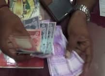 Pics: ઘરે 2000ની નોટ છાપી રહ્યો હતો આ \'ડોક્ટર\', પકડાઈ જતા થયો મોટો ખુલાસો