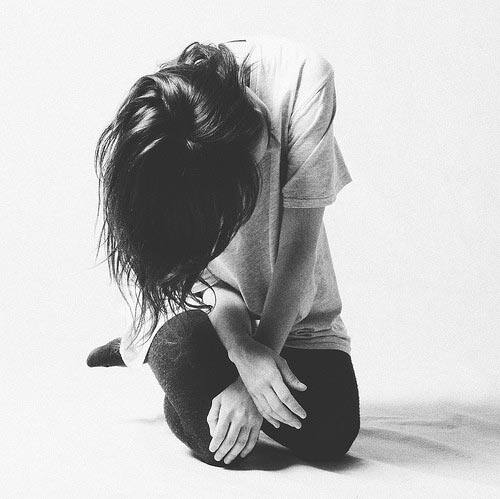 યુવતીનો આક્ષેપ છે કે, જ્યારે તેની માસૂમ દીકરી પર મુંબઇમાં જાતિય સતામણી થઇ હતી ત્યારે એક પિતા તરીકે તે કશી જ મદદ કરતો ન હતો. સસરા બરજોર ચીવલવાલા, સાસુ જરીન ચીવલવાલાએ મારા પાસે દબાણ કરીને 5.50 લાખ માગતાં મેં લોન લઇને આપ્યા હતા. આ રકમ લગ્ન પહેલા અપાઇ હતી. મારા માતા-પિતાને પણ મોંઘી ગિફટ તથા પૈસા આપવા માટે દબાણ કરાયું હતું. 