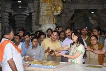 જૂહી ચાવલા પરિવાર સાથે સોમનાથ પહોંચી, કર્યો જળાભિષેક, જુઓ PHOTOS