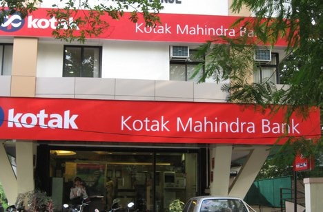 Kotak Mahindra Bank Recruiting 400 tech employees amid RBI stringent actions over IT lapses Kotak Bank: టెక్కీలకు శుభవార్త.. ఆర్బీఐ చర్యలతో కోటక్ బ్యాంక్ వందల్లో ఇంజనీర్ల రిక్రూట్మెంట్..