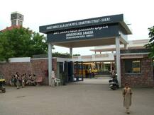 અમરેલી: ગજેરા સંકુલમાં વિદ્યાર્થિનીના મોતનો મામલો, ચેરમેન વસંત ગજેરા સહિતનાને કોર્ટમાં હાજર રહેવા આદેશ