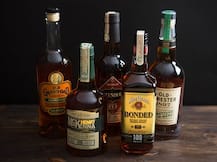 અમદાવાદ:  પોલીસે શીલજમાં ફાર્મ હાઉસમાં રેડ કરી 91 હજારનો દારૂનો જથ્થો જપ્ત કર્યો, ચોકીદારની કરી અટકાયત