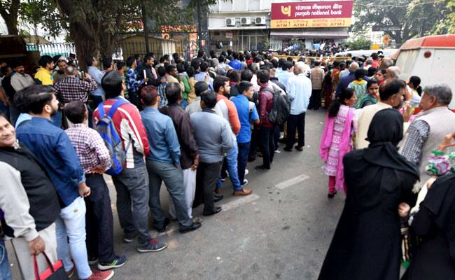 31 ડિસેંબર બાદ નક્કી કરેલી મર્યાદા કરતા વધારે નોટ મળી આવશે તો દસ હજાર રૂપિયાનો દંડ અથવા જમા કરવામાં આવેલી પાંચ ગણી નોટ બંનેમાંથી જે વધારે હશે તે દંડ કરવામા આવશે.