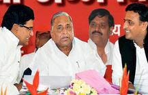 SPના અધિવેશનને ગેરબંધારણીય ગણાવી મુલાયમે 5 જાન્યુઆરીએ ફરી બોલાવી બેઠક, રામગોપાલને ફરી હટાવ્યા