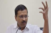 CM કેજરીવાલ પર એક યુવકે ફેંક્યું ચંપલ, આપ નેતાએ કહ્યું આ મોદીના ચમચાઓનું કામ