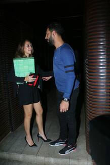 લગ્ન પછી યુવી-હેઝલની આવી હતી ડિનર ડેટ, જુઓ તસવીરો