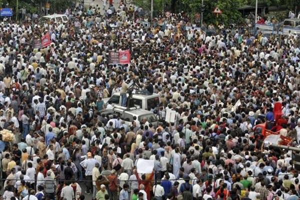 ચુંટણી કમિશનરે જણાવ્યું હતું કે, દરેક ઉમેદવારે ચૂંટણી ખર્ચ માટે અલગ બેન્ક ખાતું ખોલવાનું રહેશે અને રૂ 20 હજારથી વધુનો ખર્ચ ચેકથી કરવાનો રહેશે. 