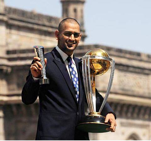 ધોનીની આગેવાનીમાં ટીમ ઇન્ડિયાએ પ્રથમ વખત ટેસ્ટ મેચમાં નંબર 1 ટીમનું સ્થાન મેળવ્યું.