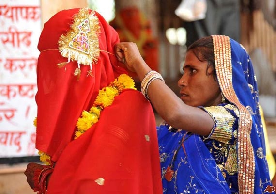 Child marriage is more common among Hindus than Muslims! Understand from statistics that this serious problem is most prevalent in which state? abpp મુસ્લિમો કરતાં હિંદુઓમાં બાળ લગ્ન વધુ થાય છે! આંકડા પરથી સમજો કે આ ગંભીર સમસ્યા કયા રાજ્યમાં સૌથી વધુ છે?