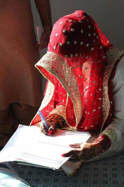 પિયર આવેલી લુબનાબાનુએ આ અંગે આણંદ મહિલા પોલીસ મથકે ફરિયાદ નોંધાવતા પોલીસે શેખ જમીર શબ્બીરહુસેન મહંમદહુસેન અને સાસરીવાળા સામે ગુનો નોંધી વધુ તપાસ હાથ ધરી છે.