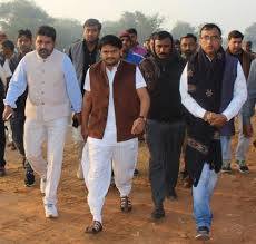 પાસના દિનેશ બાંભણિયા, દિલીપ સાંબવા, મનોજ પટેલે સાબરકાંઠા અને અરવલ્લી જીલ્લામાં ધામા નાખ્યા છે અને હાર્દિકના ગુજરાતમાં આગમનની રાષ્ટ્રીય સ્તરે નોંધ લેવાય તેવો શાનદાર શો કરવા પૂરજોશમાં તૈયારી ચાલી રહી છે. તેના ભાગરૂપે ગુજરાતમાંથી 5000 કાર રતનપુર જશે.