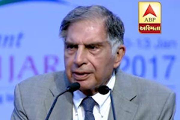 આગામી એક મહિનામાં 450 ગામોને ડીઝીટલ પેમેન્ટ માટે સક્ષમ બનાવવામાં આવશે. ગુજરાતનો વિકાસ સંતુલિત અને સાર્વત્રિક છે, તેમ વિજય રૂપાણીએ વાઇબ્રન્ટ સમિટના ઉદઘાટન સમારંભમાં જણાવ્યું હતું. રતન ટાટાએ કહ્યું કે, તમે ગુજરાતમાં રોકાણ ન કરો તો તમે મૂર્ખ છો. ગુજરાત દેશનું સૌથી ઝડપી વિકસતું રાજ્ય છે. પીએમ નરેન્દ્ર મોદીના વિઝનના પણ વખાણ કર્યા અને અંતે ગુજરાતીમાં કહ્યું હું પણ ગુજરાતી છું અને આપણે બધા ગુજરાતમાં આવ્યા છે. 