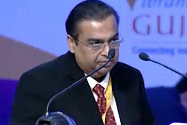  આ પ્રસંગે મુકેશ અંબાણીએ જણાવ્યું હતું કે, રિલાયન્સ આગામી માર્ચ 2017 સુધીમાં વધુ 10 હજાર કરોડ નું રોકાણ કરશે. રાજ્યની શાળાઓ અને હોસ્પિટલોમાં જીઓ ડીઝીટલ કનેક્ટિવિટી ઉપલબ્ધ કરાવાશે. પ્રધાનમંત્રીના ડીઝીટલ પેમેન્ટના સપનાને સાકાર કરીશું.