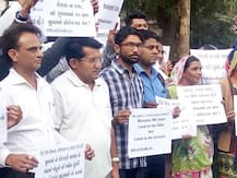 અમદાવાદઃ દલિત નેતા જીજ્ઞેશ મેવાણીની ધરપકડ, વરુણ પટેલ નજરકેદ