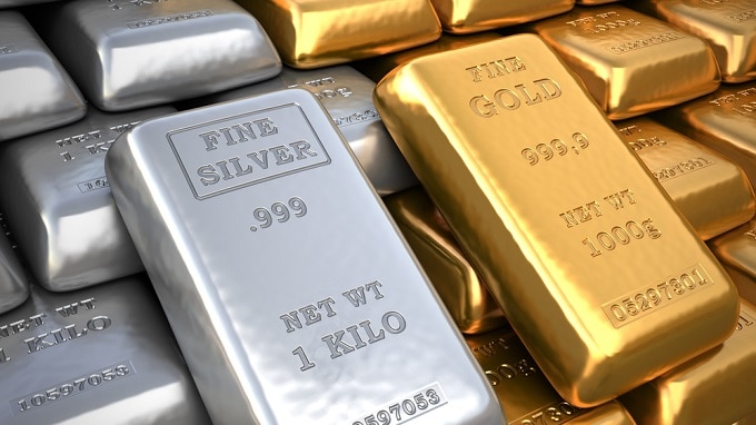 Harga Emas Meningkat Sedikit Perak Turun