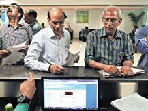 Bank Account: बैंक अकाउंट में कैसे बदलें अपना मोबाइल नंबर, रजिस्टर्ड करना क्यों होता है जरूरी, जानिए क्या है प्रोसेस