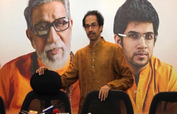 shivsena Uddhav Thackeray stay apart from opposition joint statement on communal violence letter Uddhav Thackeray : देशातील हिंसाचार आणि 13 पक्षांचे पंतप्रधानांना पत्र; उद्धव ठाकरेंचा सही करण्यास नकार